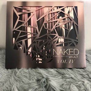 Urban Decay Naked Vault